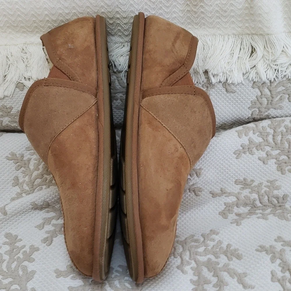 UGG Leisure Slip On Men's Suede Sheepskin Slipper Tan, Size 10